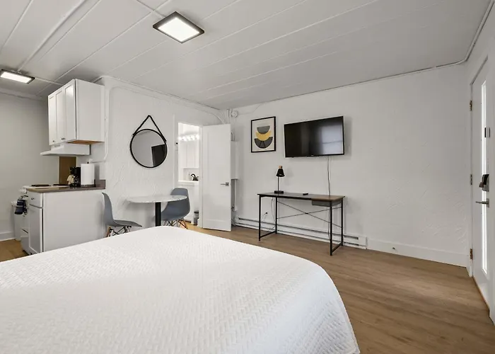 Chic Retreat 89 For 2 * Columbus