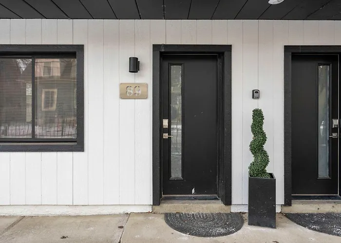 Chic Retreat 89 For 2 *